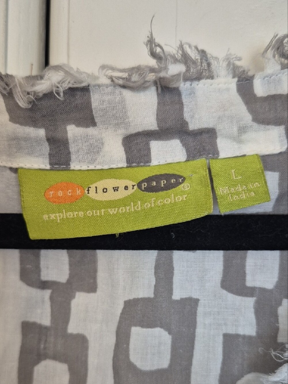 Rockflowerpaper Gray & White Geometric Tunic - L - Picture 2 of 6